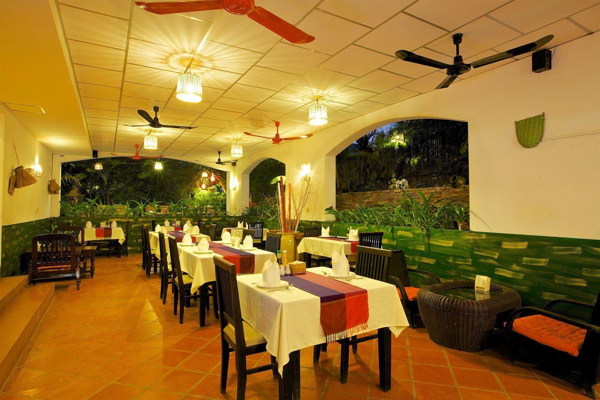 Forest King Hotel II Siem Reap Exteriör bild