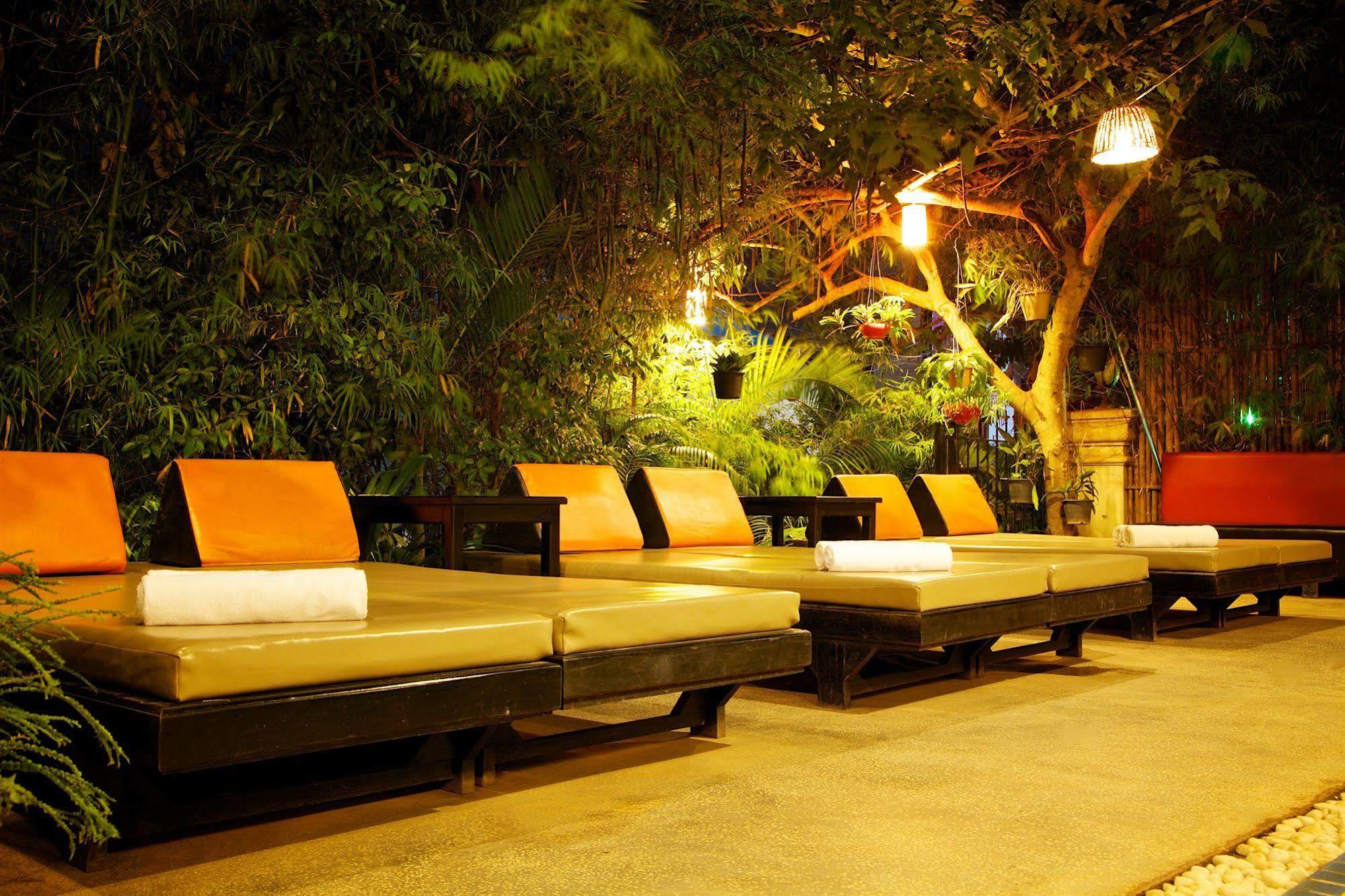 Forest King Hotel II Siem Reap Exteriör bild