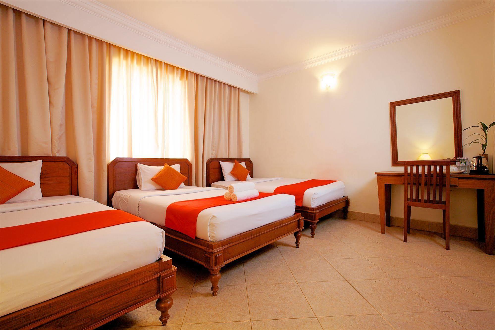 Forest King Hotel II Siem Reap Exteriör bild